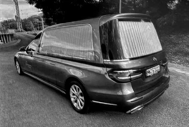Die Historie unserer Bestattungsfahrzeuge – Göhausen & Co. GmbH
