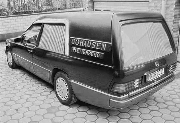 Die Historie unserer Bestattungsfahrzeuge – Göhausen & Co. GmbH