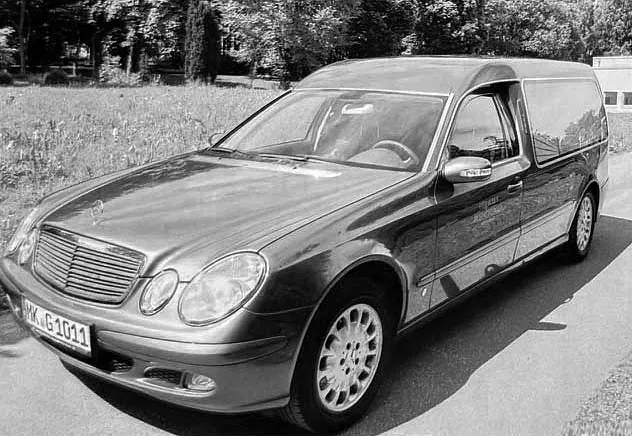 Die Historie unserer Bestattungsfahrzeuge – Göhausen & Co. GmbH