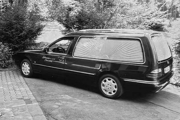 Die Historie unserer Bestattungsfahrzeuge – Göhausen & Co. GmbH