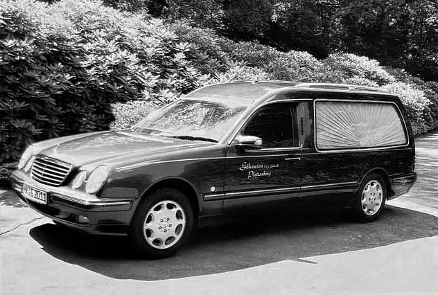 Die Historie unserer Bestattungsfahrzeuge – Göhausen & Co. GmbH